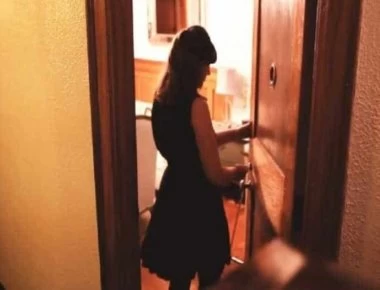 Γυναίκα ζει σε σπίτι 27τ.μ και όλοι την κοροϊδεύουν - Όταν όμως βλέπουν πως είναι μέσα την ζηλεύουν (βίντεο)